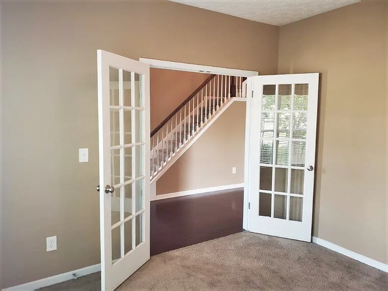 9001 Scottsdale Ct — Photo 6