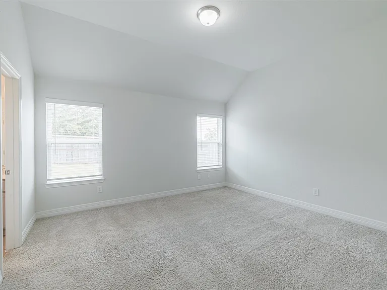 33118 School Hill Rd — Photo 13