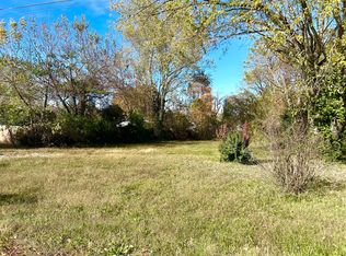 305 W 14th St, Mountain Grove, MO 65711