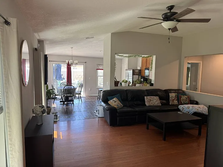 1189 Summer Bluff Rd — Photo 1