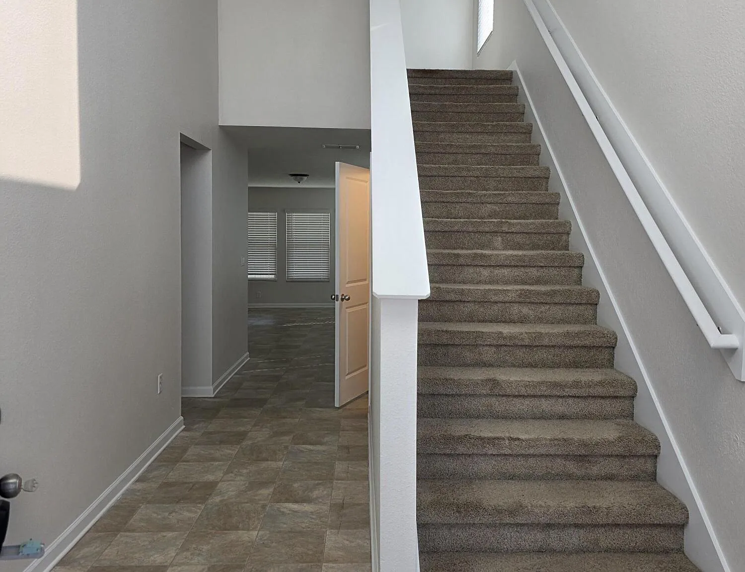 4 bed, 7.0 bath, 2507 sqft, $2,350 — Photo 4