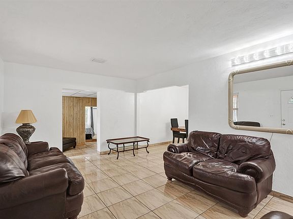 5th image of 14115 NE 11th Avenue