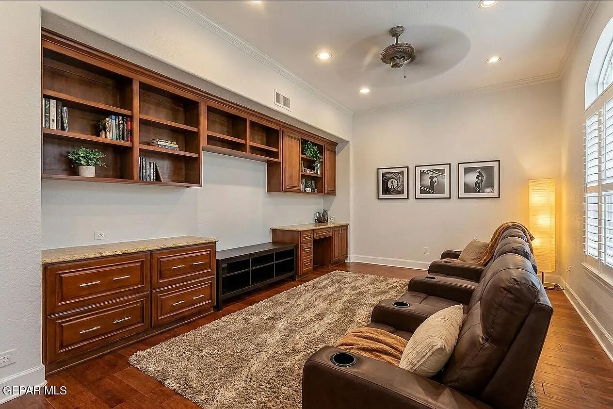 6 bed, 6.0 bath, 5495 sqft, $8,000 — Photo 4