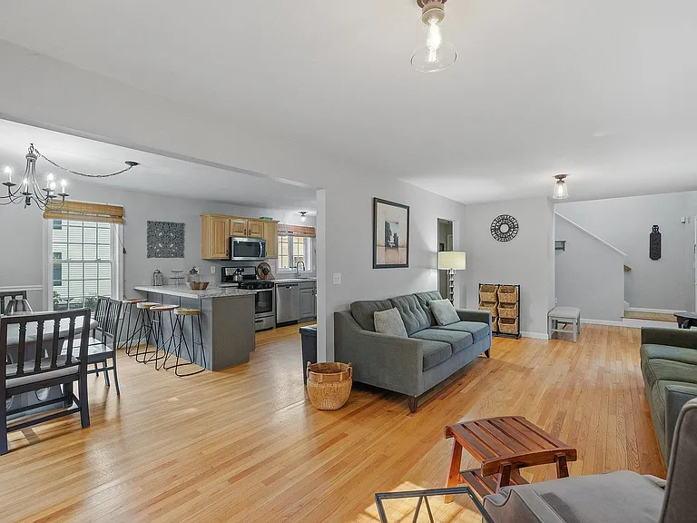 131 Forest Hill Way — Photo 8
