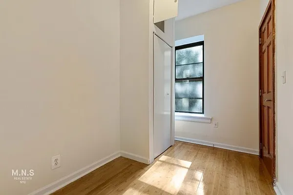 Rented by MNS | media 8