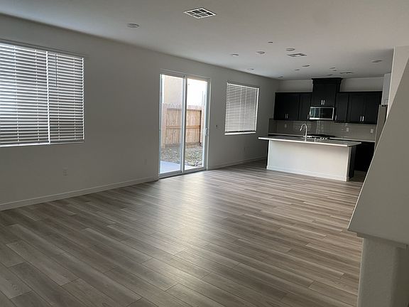 2nd image of 1091 Telford St