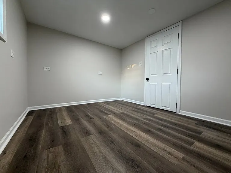 8442 S Essex Ave — Photo 13