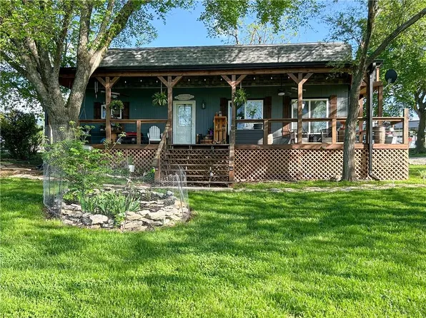 134 N Linn Valley Dr, Linn Valley, KS 66040