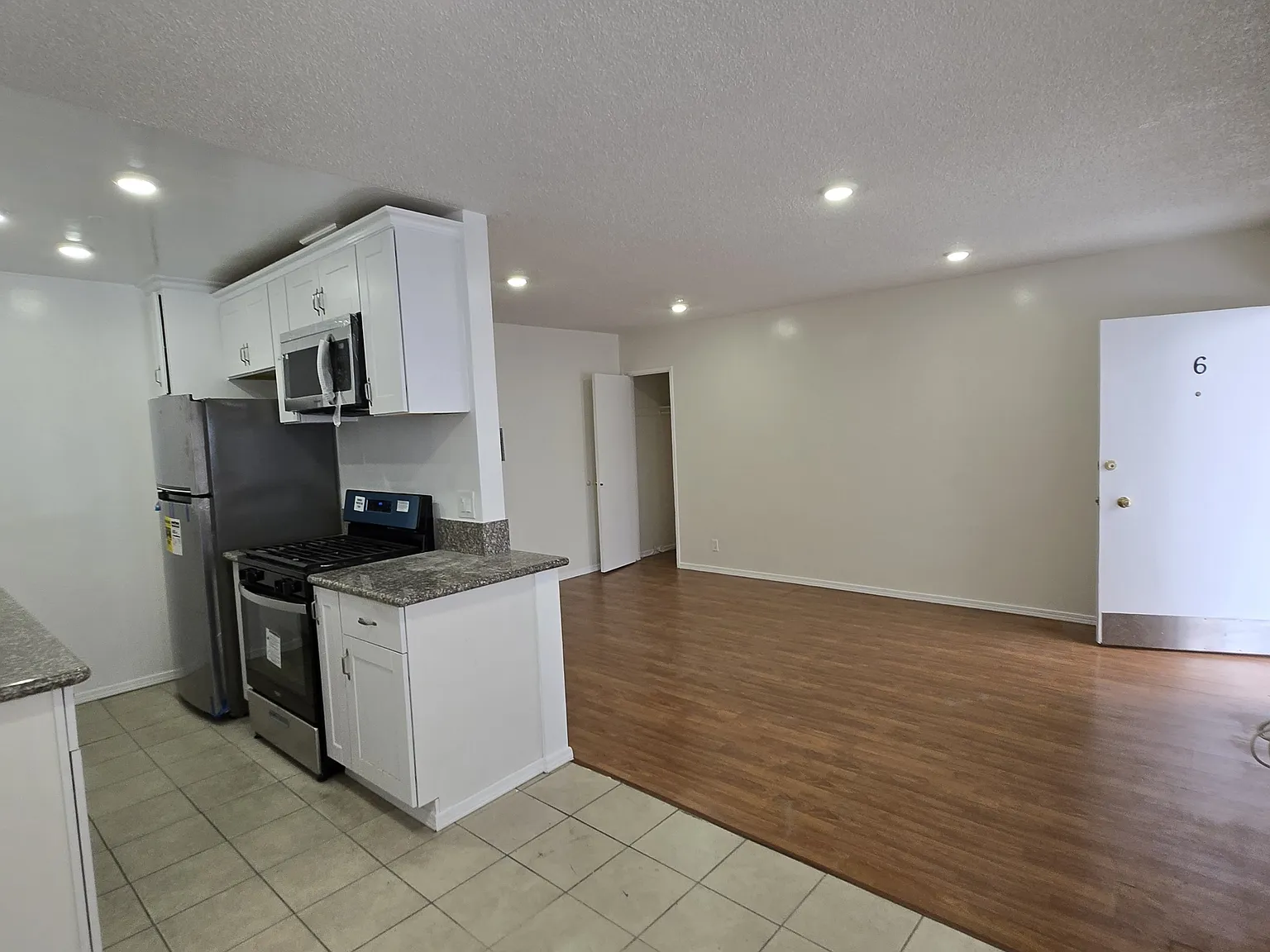 2 bed, 800 sqft, $2,695 — Photo 4