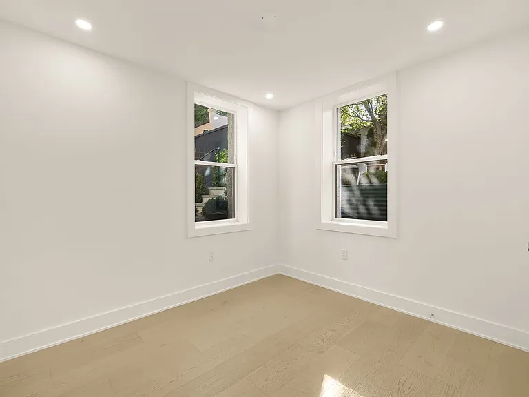 The Windsor - Kalorama — Photo 36