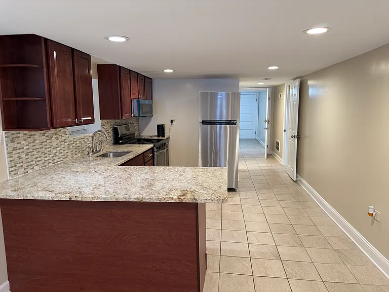 2252 N Laramie Ave #G — Photo 4