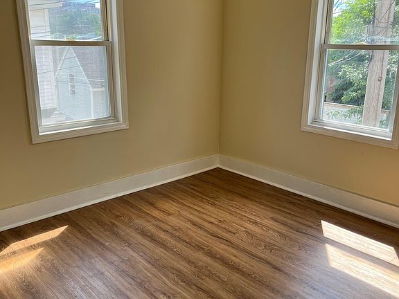5th image of 25A Tolles St