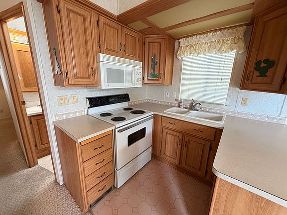 2nd image of 125 E Gila Dr