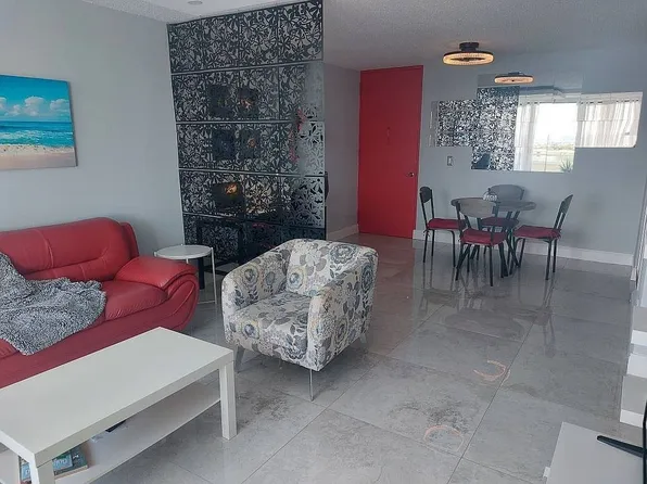 3 Avenida Laguna #4F, Carolina, PR 00979