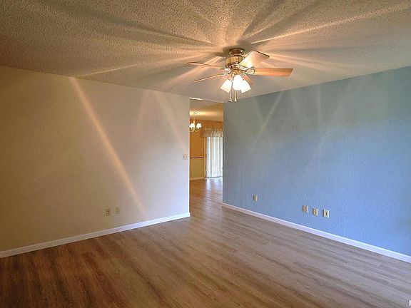 4th image of 310 Woodland Dr