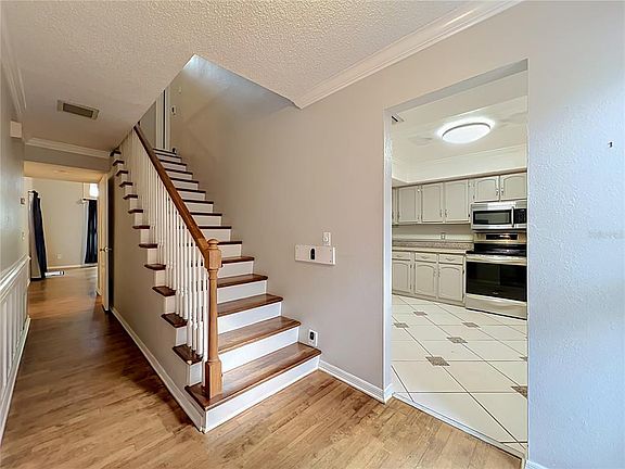 5th image of 814 Laurel Ave #2