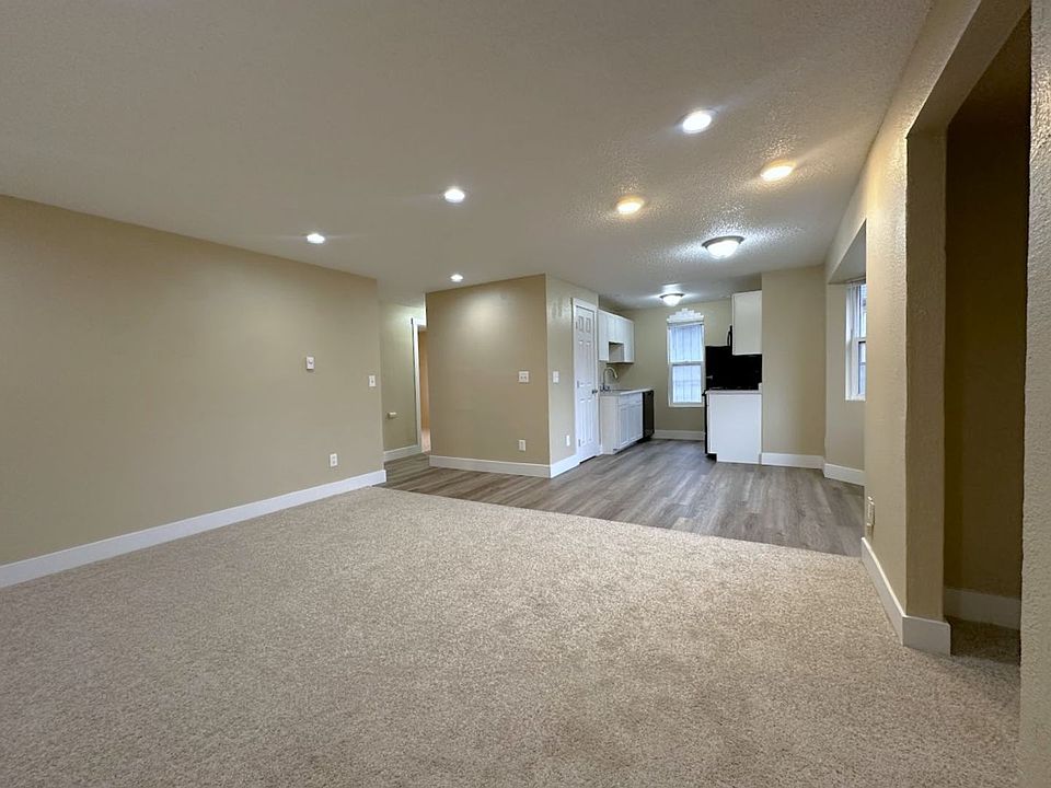 1st image of 3339 S Ainsworth Ave APT 8