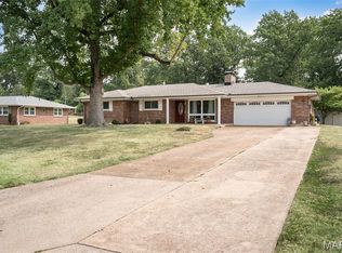 10562 Twilight Dr, Saint Louis, MO