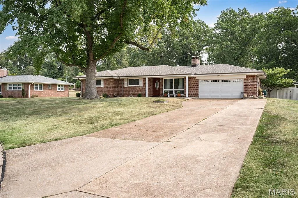 10562 Twilight Dr photo 1