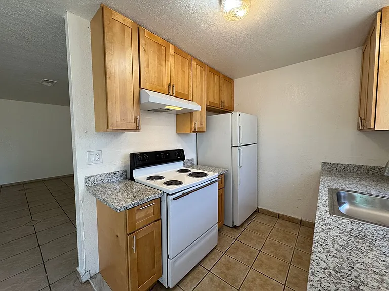 827 Dundee Way — Photo 12