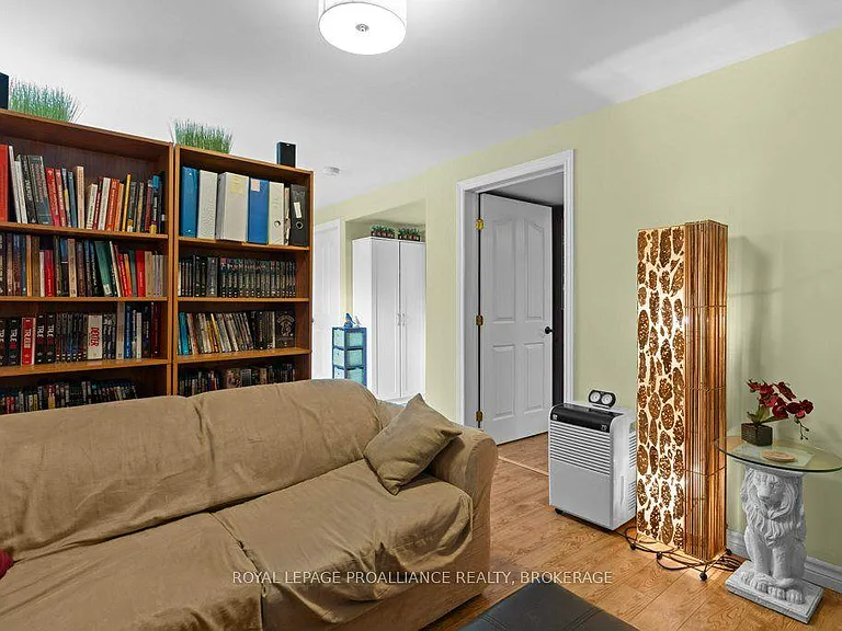 146 Virginia St — Photo 45