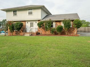 211 Clara Dr, Hixson, TN 37343