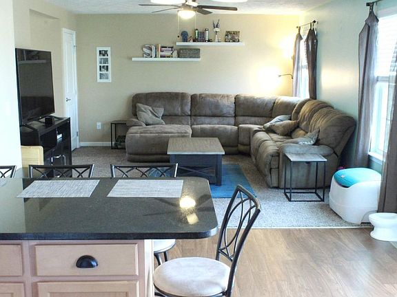 3rd image of 9408 Morris Dr