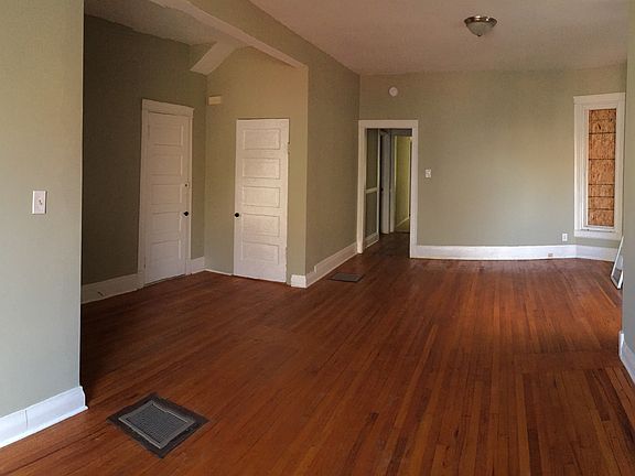 2nd image of 8227 S Winchester Ave