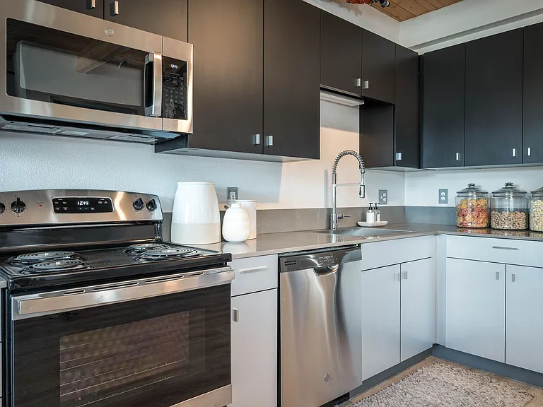 Dean River Apartments — Photo 48