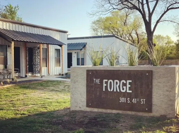 301 S 41st St #E, Corsicana, TX 75110