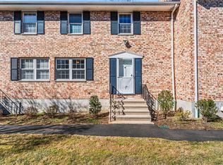 35 Woodway Rd APT A17, Stamford, CT 06907