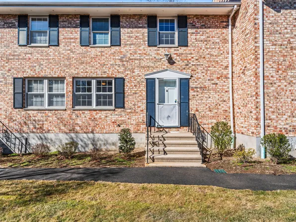 35 Woodway Road Apt A17, Stamford, CT 06907