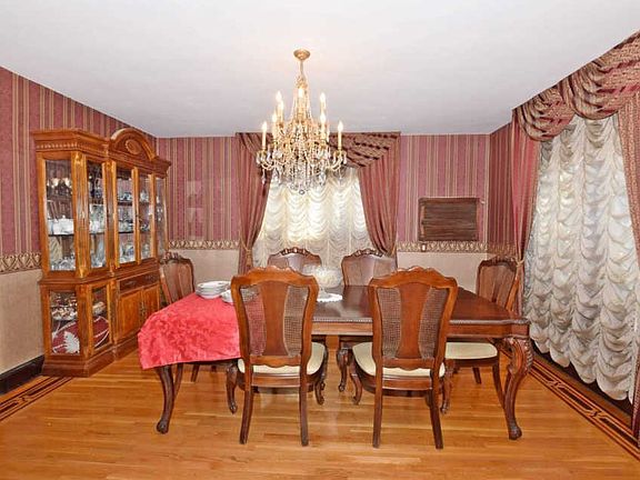 2nd image of 17 Wensley Dr