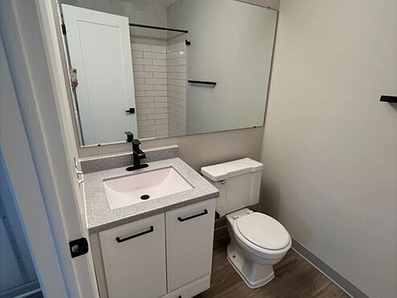 4th image of 620 S Center St #612-103