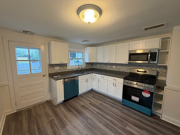 9 Palmer Ave — Photo 3