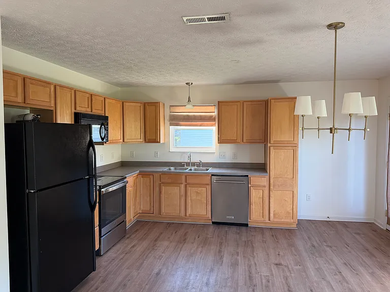 2306 Hazelnut Dr — Photo 11