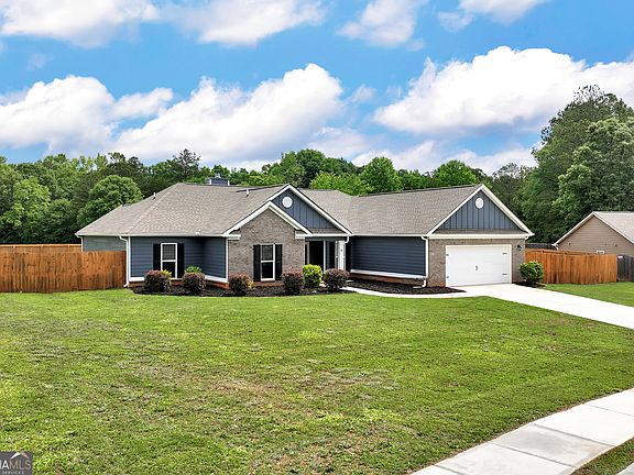 2nd image of 16 Evergreen Ridge Ct
