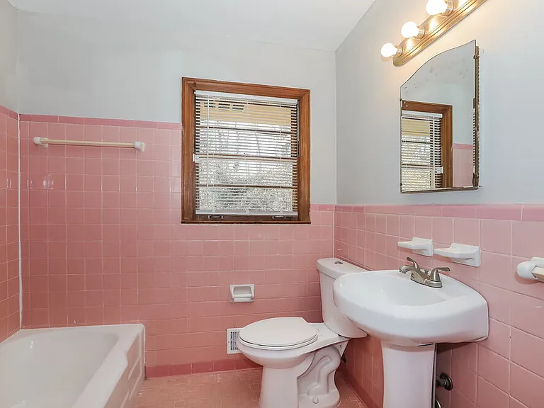2147 Camp Cir SW — Photo 18