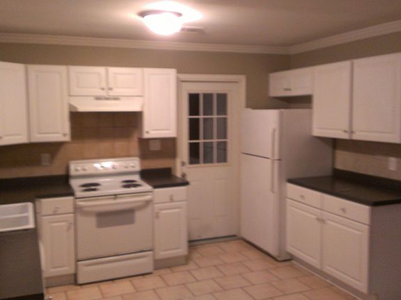 4th image of 2516 Elkwood Cres