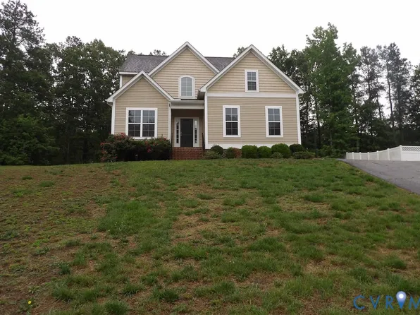 8813 Lake Jordan Cir, Petersburg, VA 23803
