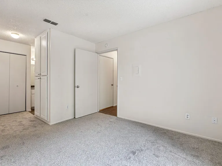 Riverview Ranch Apartments — Photo 31