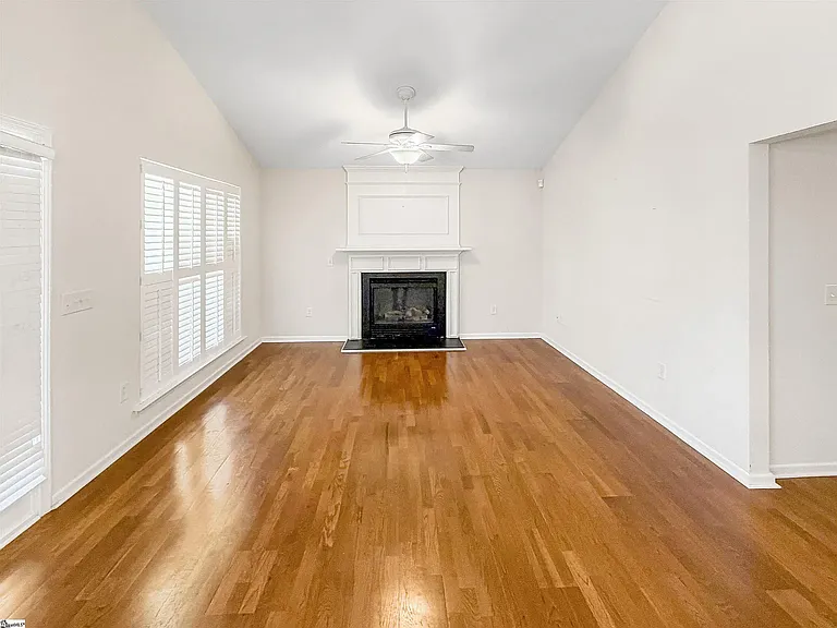 531 Glenlea Ln — Photo 3