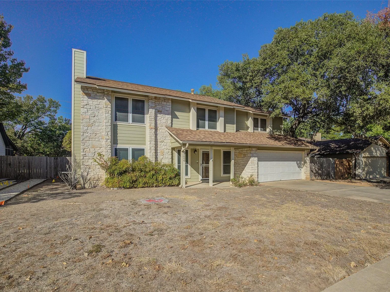 3 bed, 2.5 bath, 2116 sqft, $2,650 — Photo 3