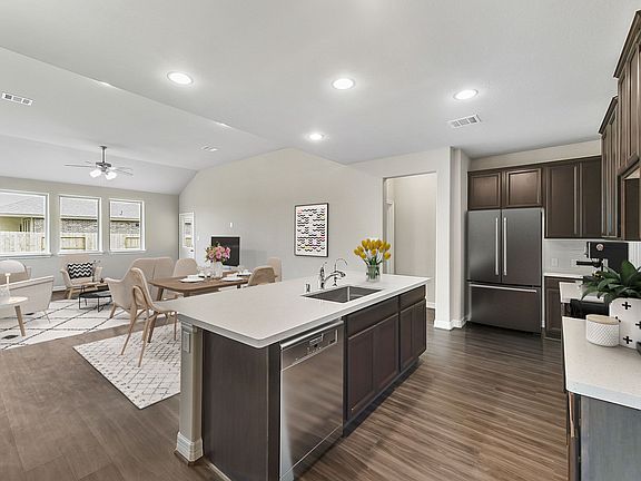 Sierra Vista - Washington Interior Image 2