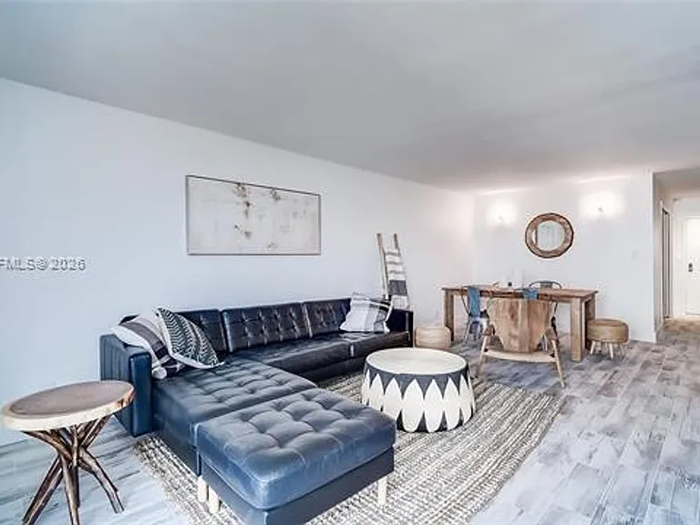 2401 Collins Ave #1410 — Photo 6