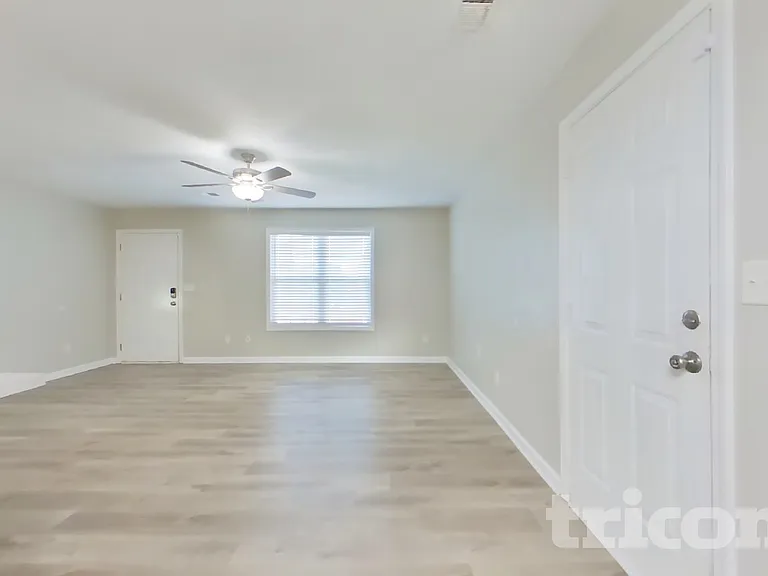 1173 Woodwind Dr — Photo 2