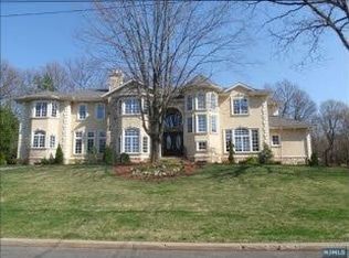 931 Briarwoods Rd, Franklin Lakes, NJ 07417
