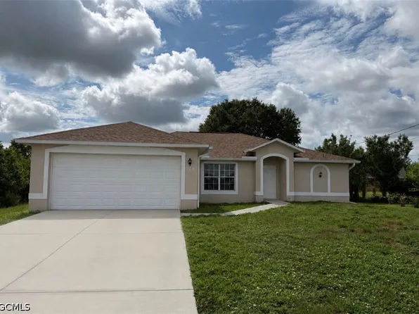 573 Bourse Cir, Lehigh Acres, FL 33936