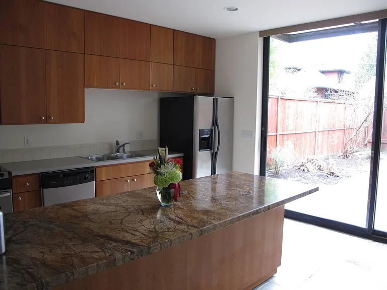5216 N Williams Ave — Photo 17