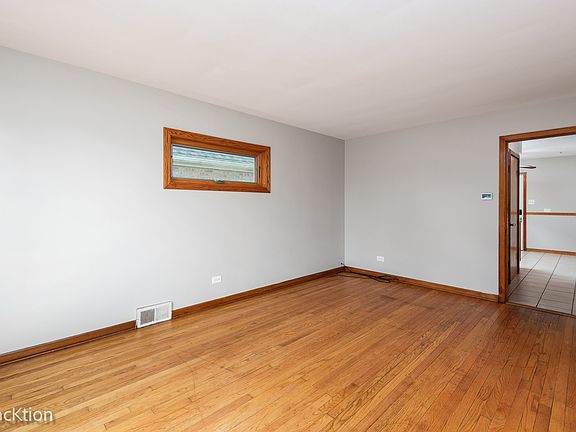 3rd image of 7518 W Forest Preserve Ave